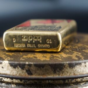 Zippo 2001 – Zippo Collectible 2001 Canada COTY 6