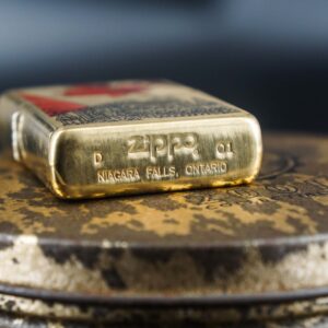Zippo 2001 – Zippo Collectible 2001 Canada COTY 9