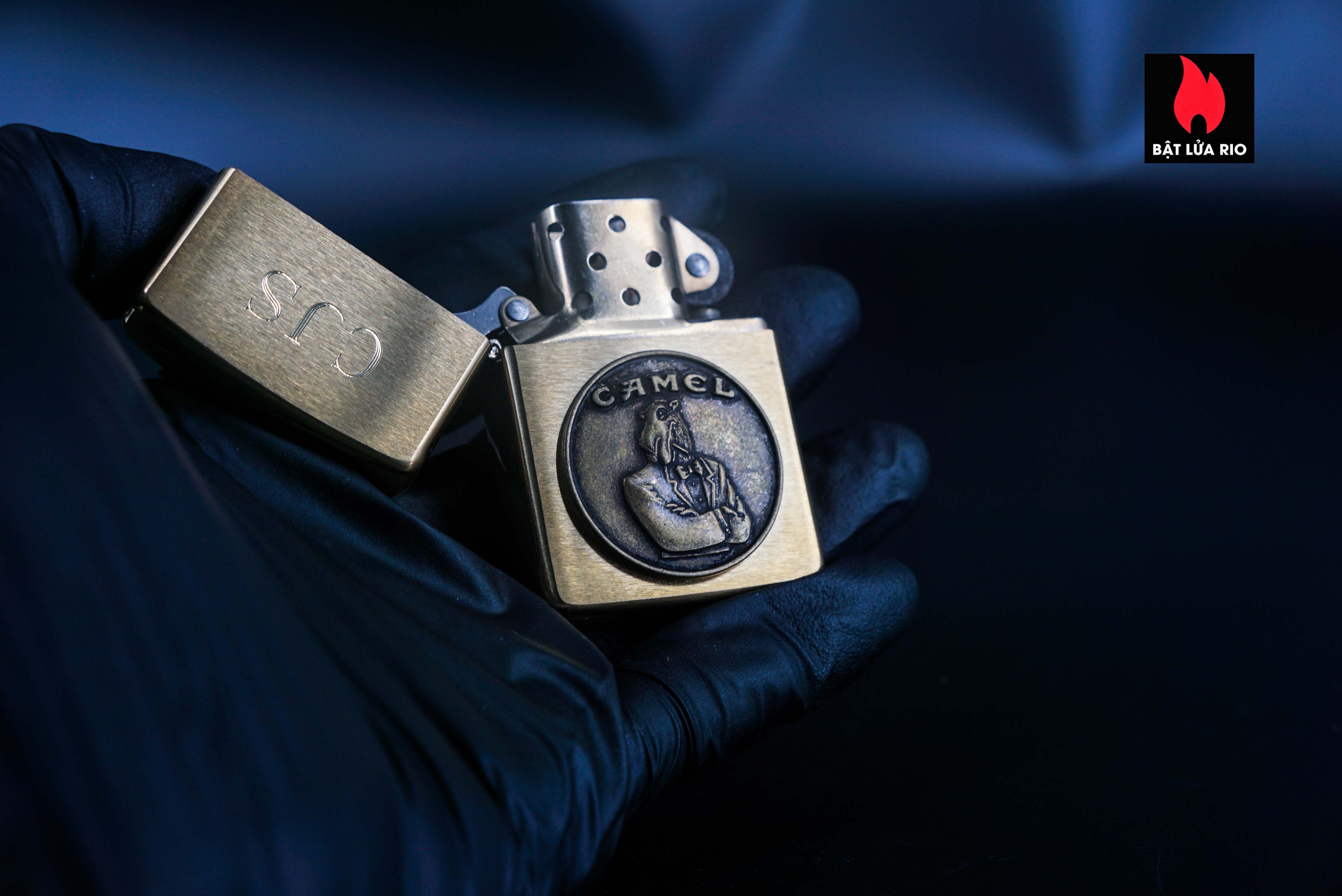 Zippo Chu Niên 1932 – 1992 – Camel Beast Medallion – Đồng Nguyên Khối – CJS 1