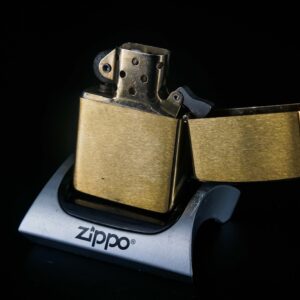 Zippo Chu Niên 1932 – 1992 – Camel Beast Medallion – Đồng Nguyên Khối – CJS 10
