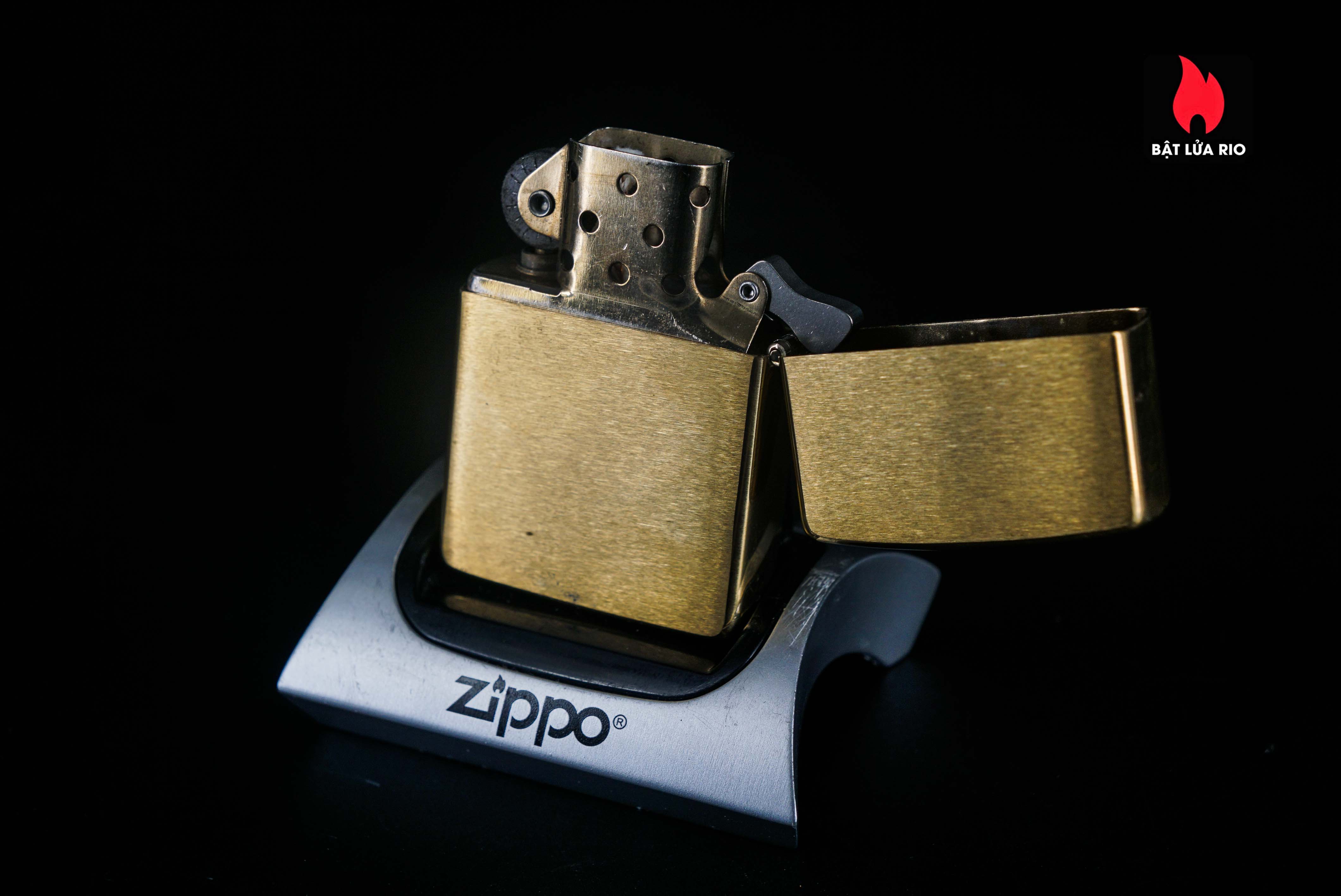 Zippo Chu Niên 1932 – 1992 – Camel Beast Medallion – Đồng Nguyên Khối – CJS 10