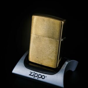 Zippo Chu Niên 1932 – 1992 – Camel Beast Medallion – Đồng Nguyên Khối – CJS 11