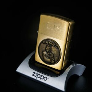 Zippo Chu Niên 1932 – 1992 – Camel Beast Medallion – Đồng Nguyên Khối – CJS 12