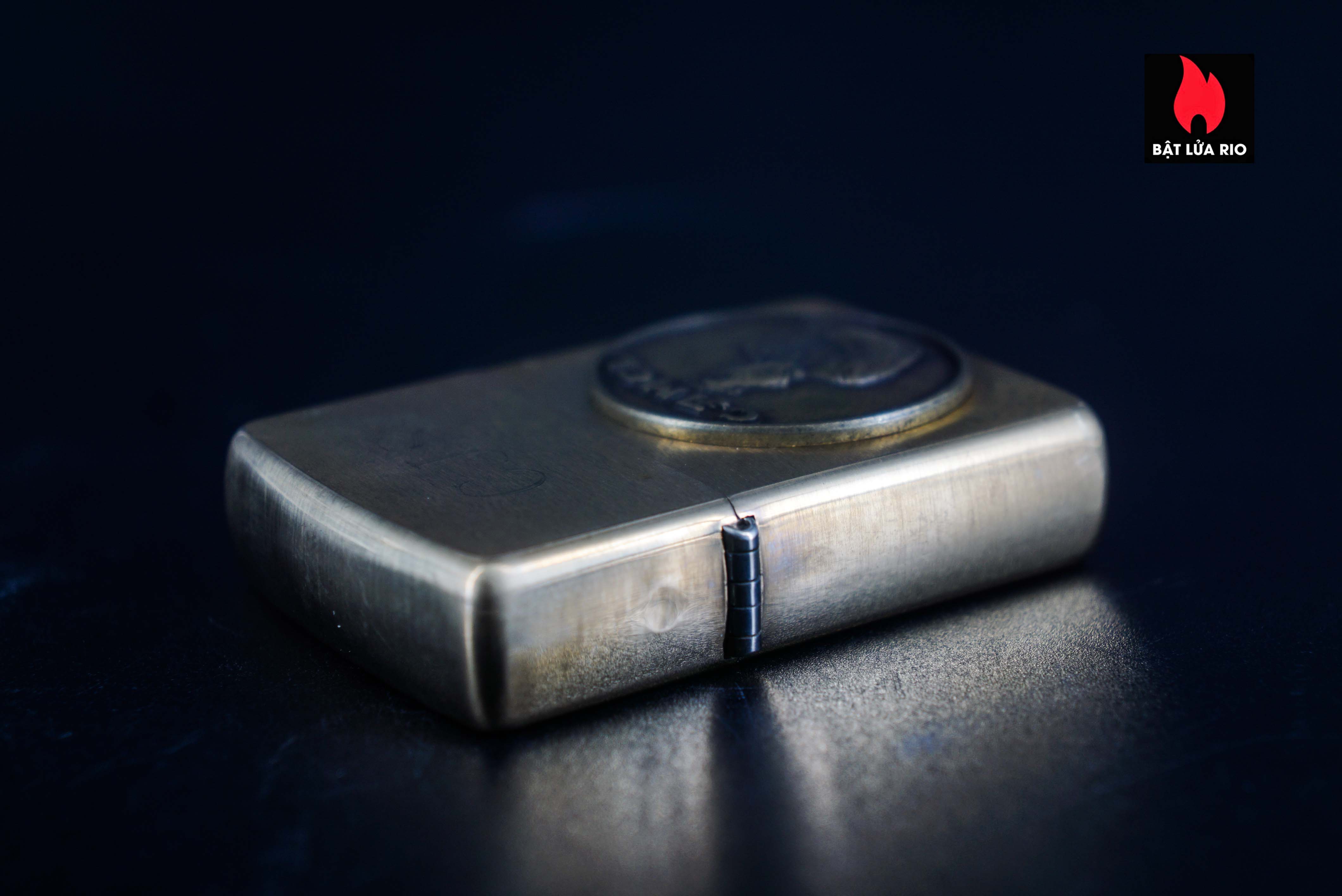 Zippo Chu Niên 1932 – 1992 – Camel Beast Medallion – Đồng Nguyên Khối – CJS 6