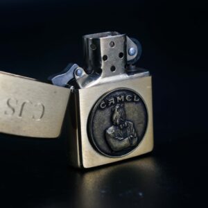 Zippo Chu Niên 1932 – 1992 – Camel Beast Medallion – Đồng Nguyên Khối – CJS 8