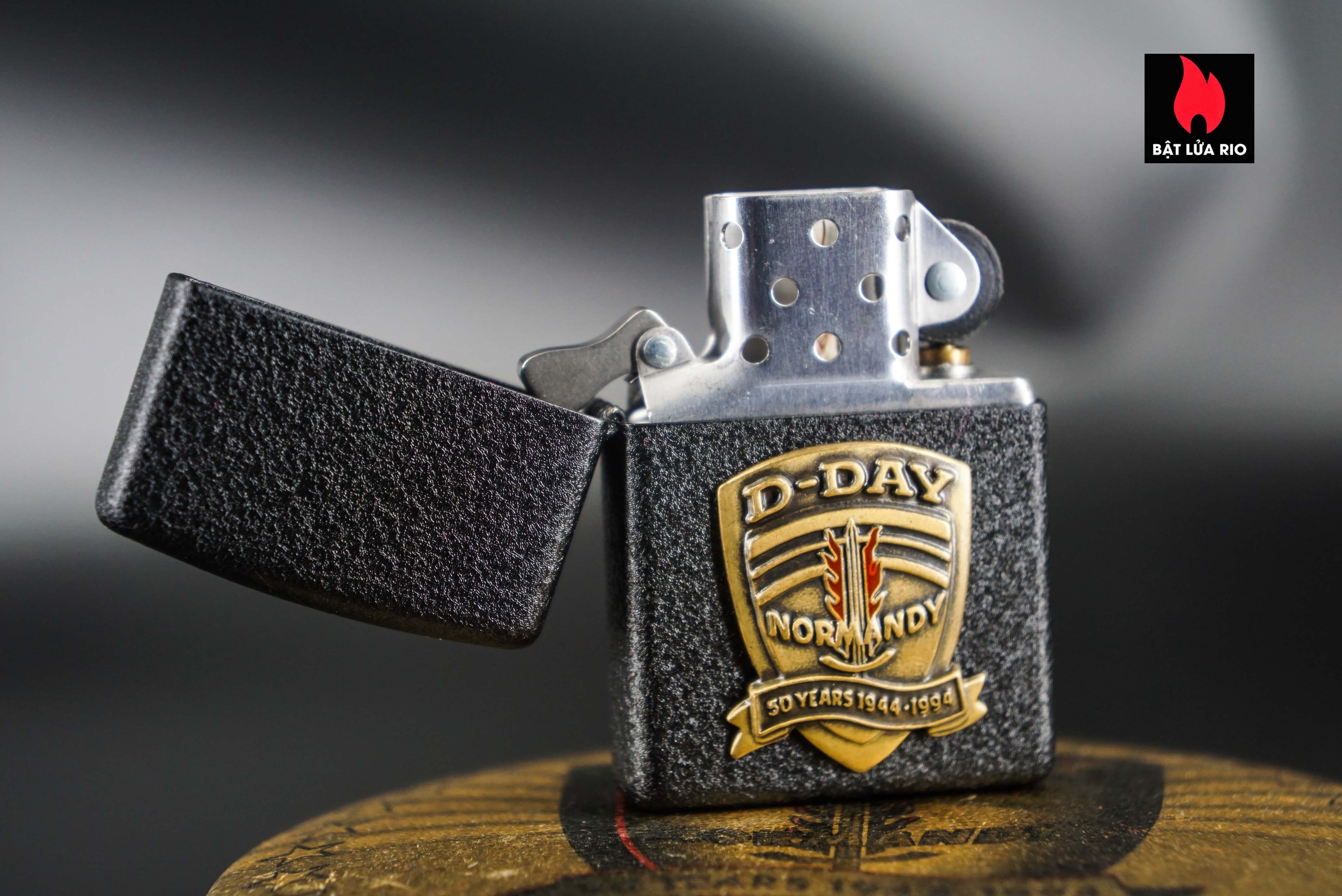 Zippo La Mã 1994 – D-Day Black Crackle Normandy 50 Years 1944-1994 3