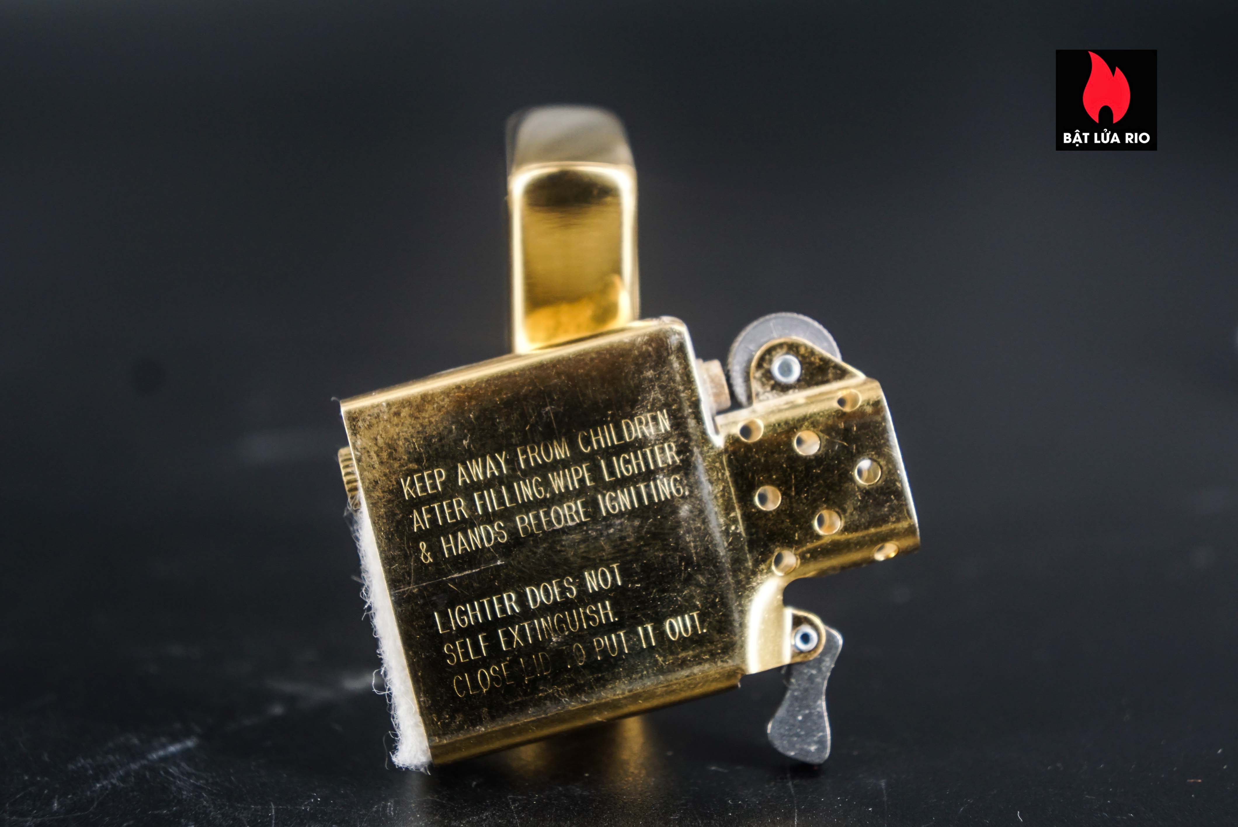 Zippo La Mã 1997 – Venetian – Hoa Văn Ý – Đồng Nguyên Khối 50 Zippo La Mã 1997 – Venetian – Hoa Văn Ý – Đồng Nguyên Khối 1