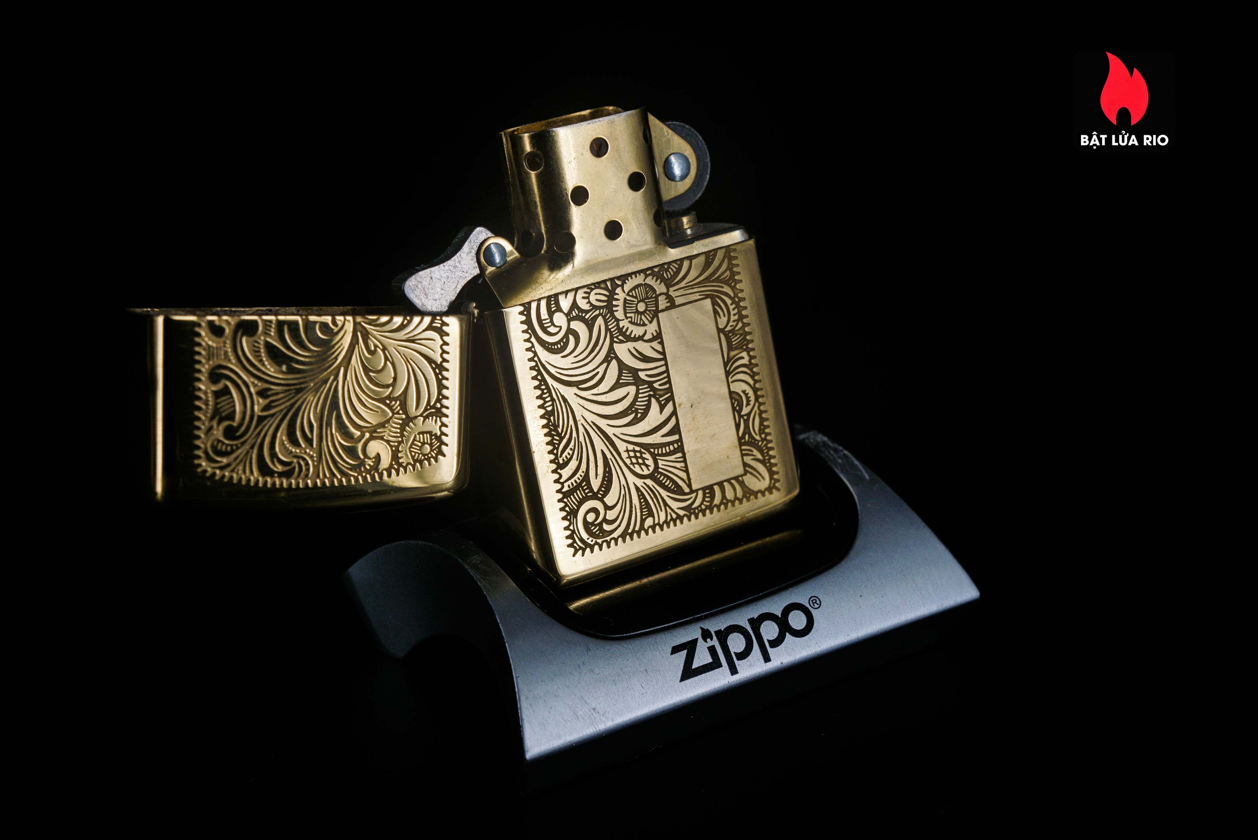 Zippo La Mã 1997 – Venetian – Hoa Văn Ý – Đồng Nguyên Khối 40 Zippo La Mã 1997 – Venetian – Hoa Văn Ý – Đồng Nguyên Khối 11