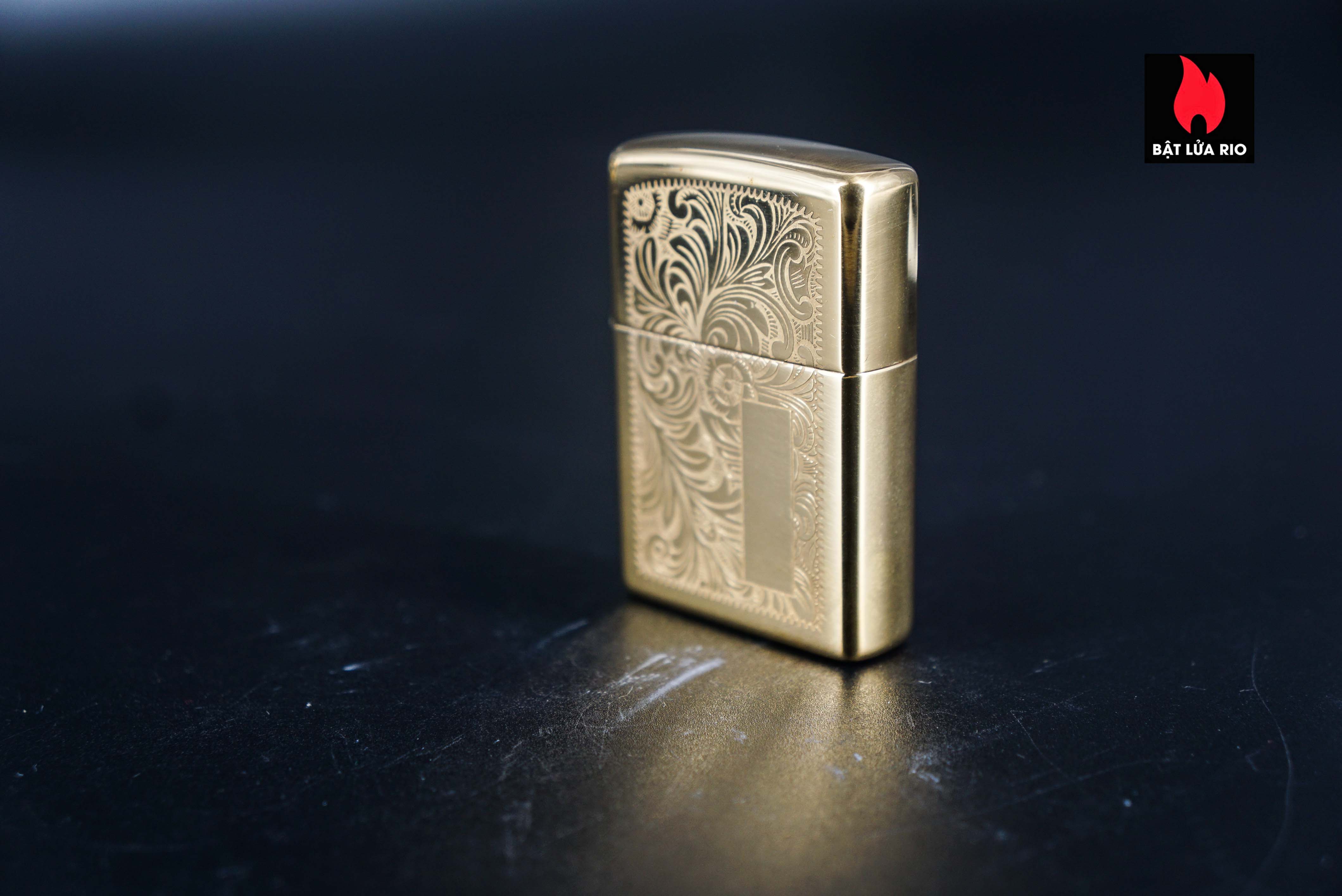 Zippo La Mã 1997 – Venetian – Hoa Văn Ý – Đồng Nguyên Khối 47 Zippo La Mã 1997 – Venetian – Hoa Văn Ý – Đồng Nguyên Khối 4