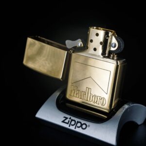 Zippo La Mã 1999 – Marlboro – High Polish Brass – Đồng Nguyên Khối 10