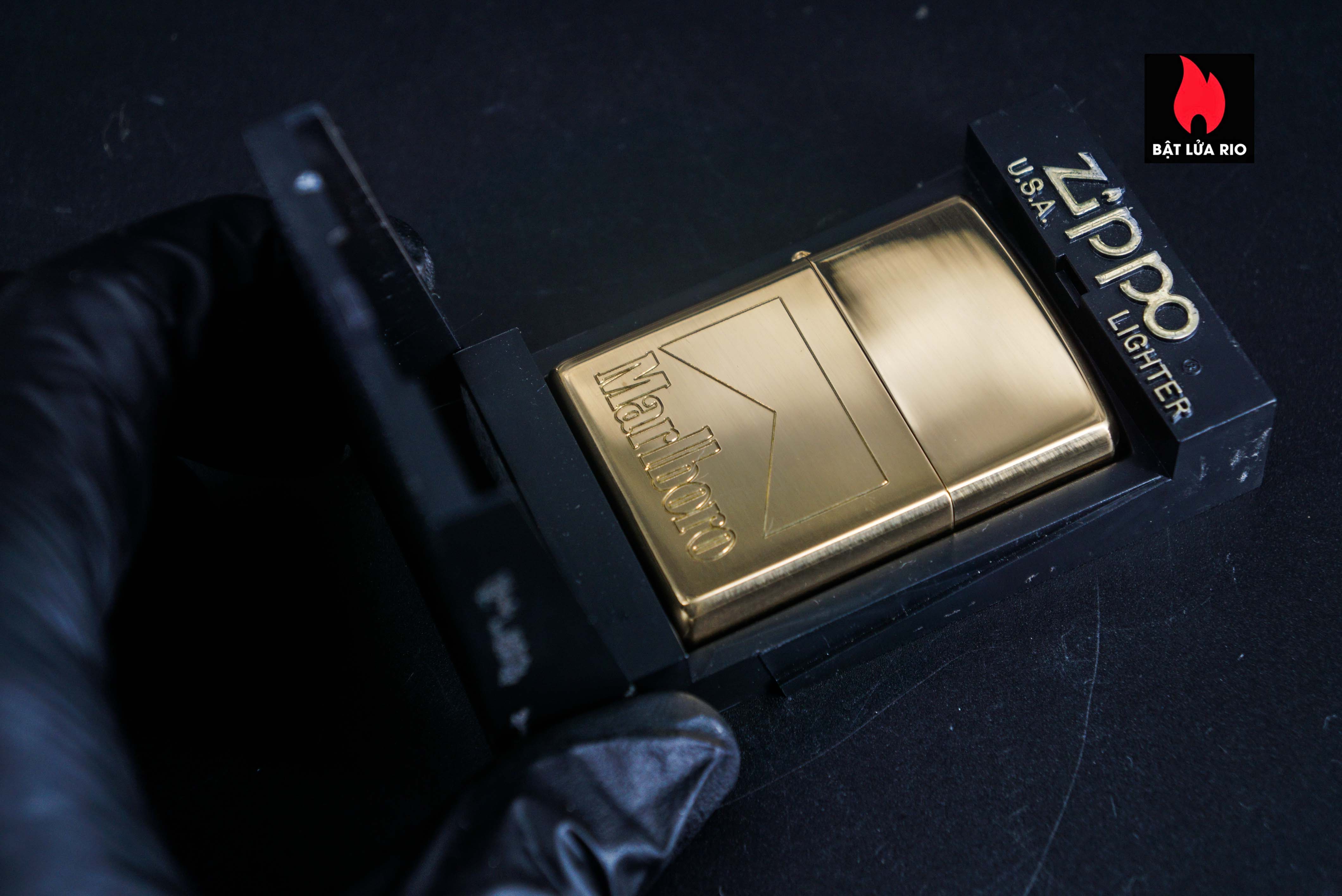 Zippo La Mã 1999 – Marlboro – High Polish Brass – Đồng Nguyên Khối 12