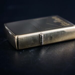 Zippo La Mã 1999 – Marlboro – High Polish Brass – Đồng Nguyên Khối 2