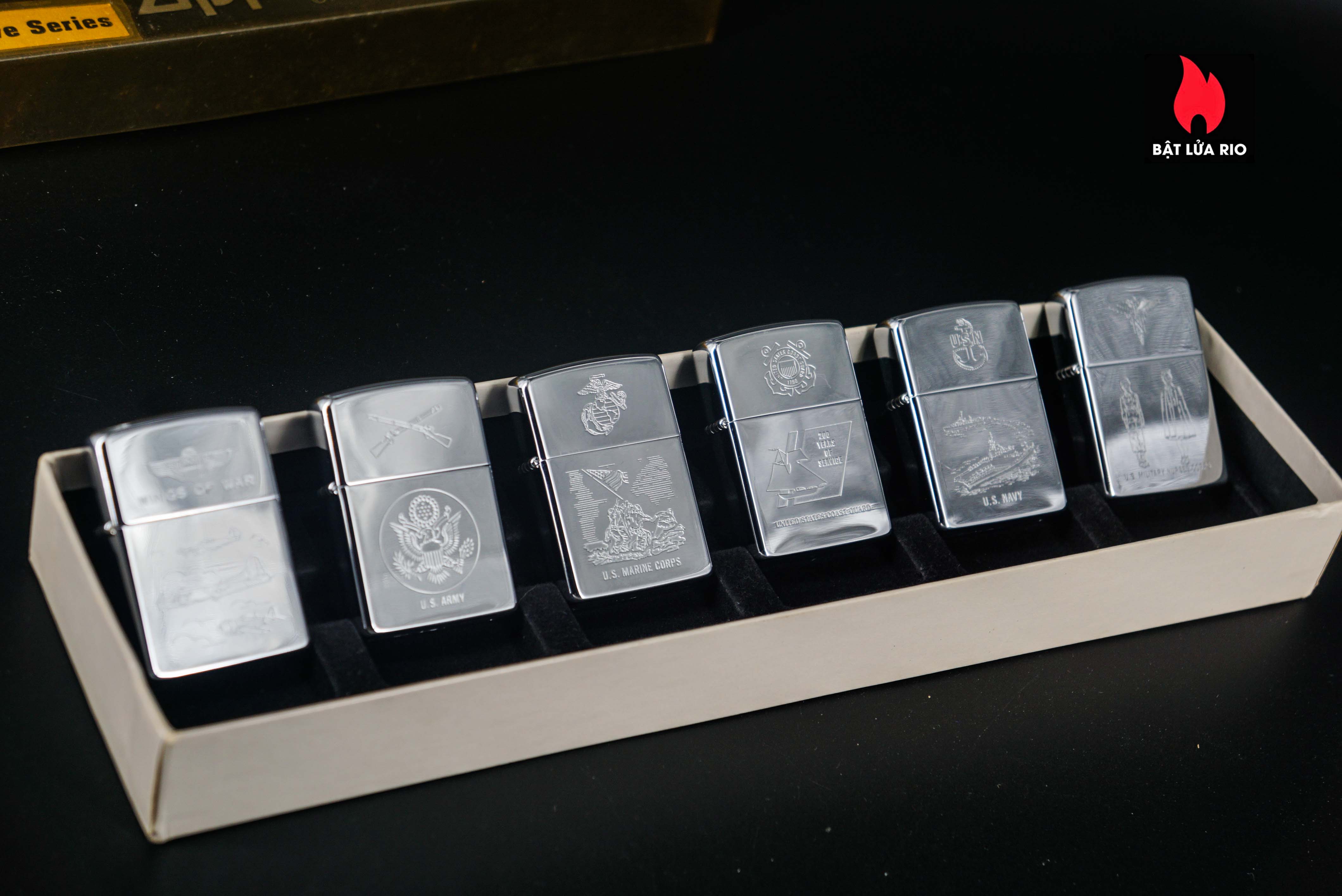 Zippo Set 1991 – The WWII Commemorative Series 114 Zippo Set 1991 – The WWII Commemorative Series 17