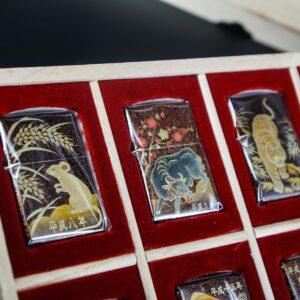 Zippo Set 1999-2006 – Japan Zodiac Set – 12 Con Giáp Châu Á – Nashiji-nuri Sơn Mài Makie Thủ Công Truyền Thống Nhật Bản 98