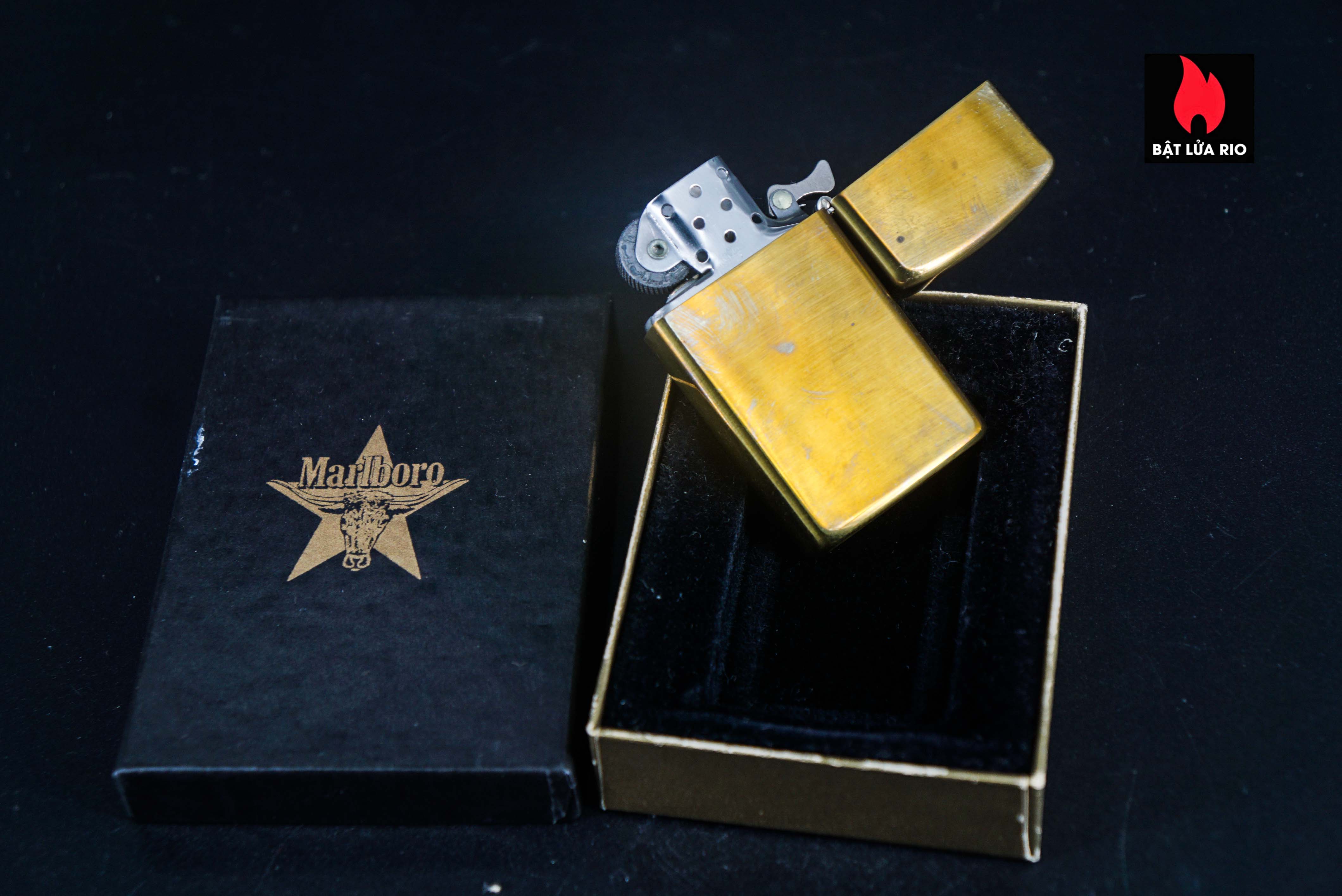 Zippo Slim La Mã 1991 – Đồng Nguyên Khối – Marlboro Longhorns – CS 32 Zippo Slim La Mã 1991 – Đồng Nguyên Khối – Marlboro Longhorns – CS 12
