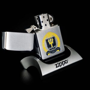 Zippo Xưa 1961 – The United States Naval War College – Viribus Mari Victoria 16