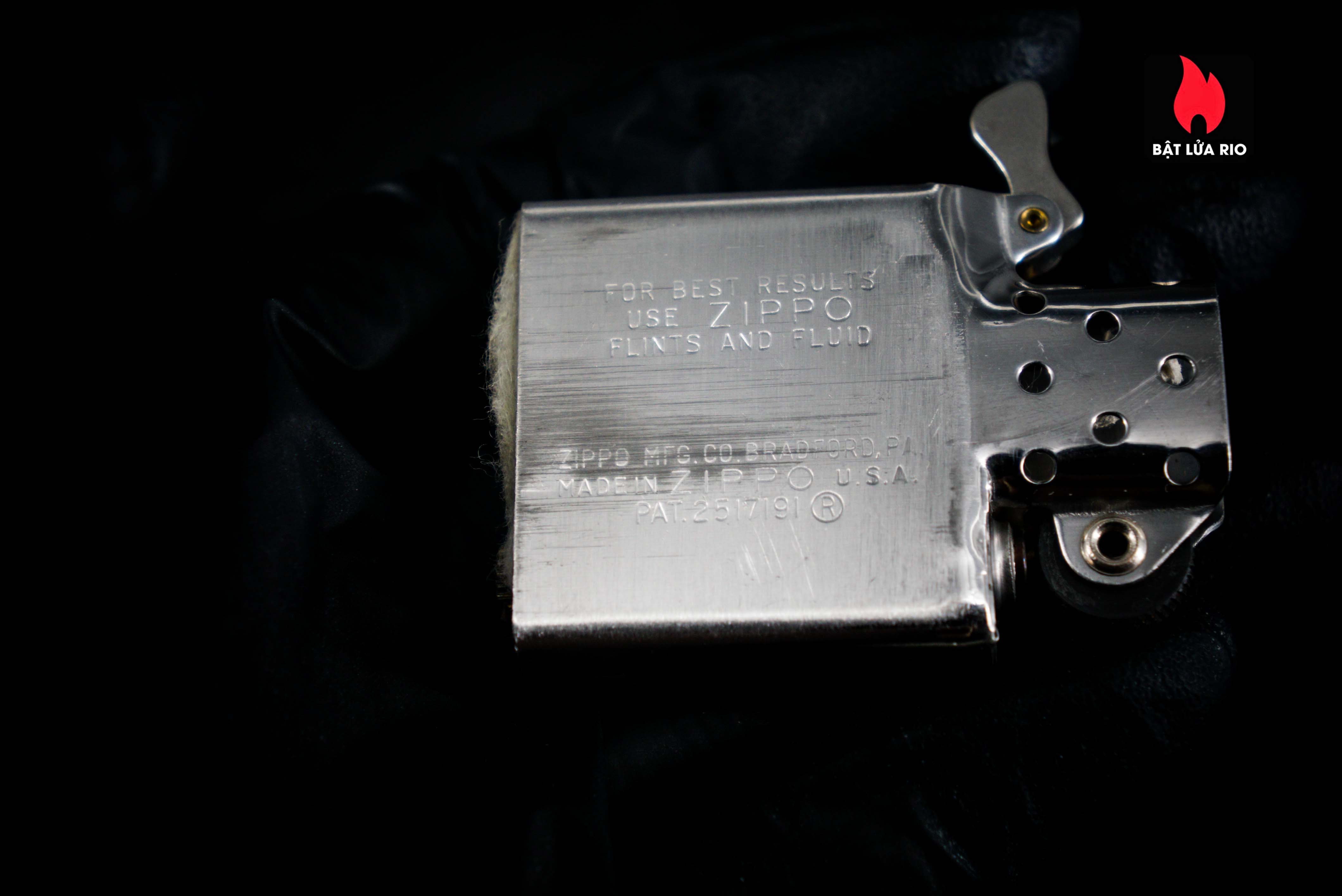 Zippo Xưa 1961 – The United States Naval War College – Viribus Mari Victoria 42 Zippo Xưa 1961 – The United States Naval War College – Viribus Mari Victoria 18