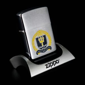 Zippo Xưa 1961 – The United States Naval War College – Viribus Mari Victoria