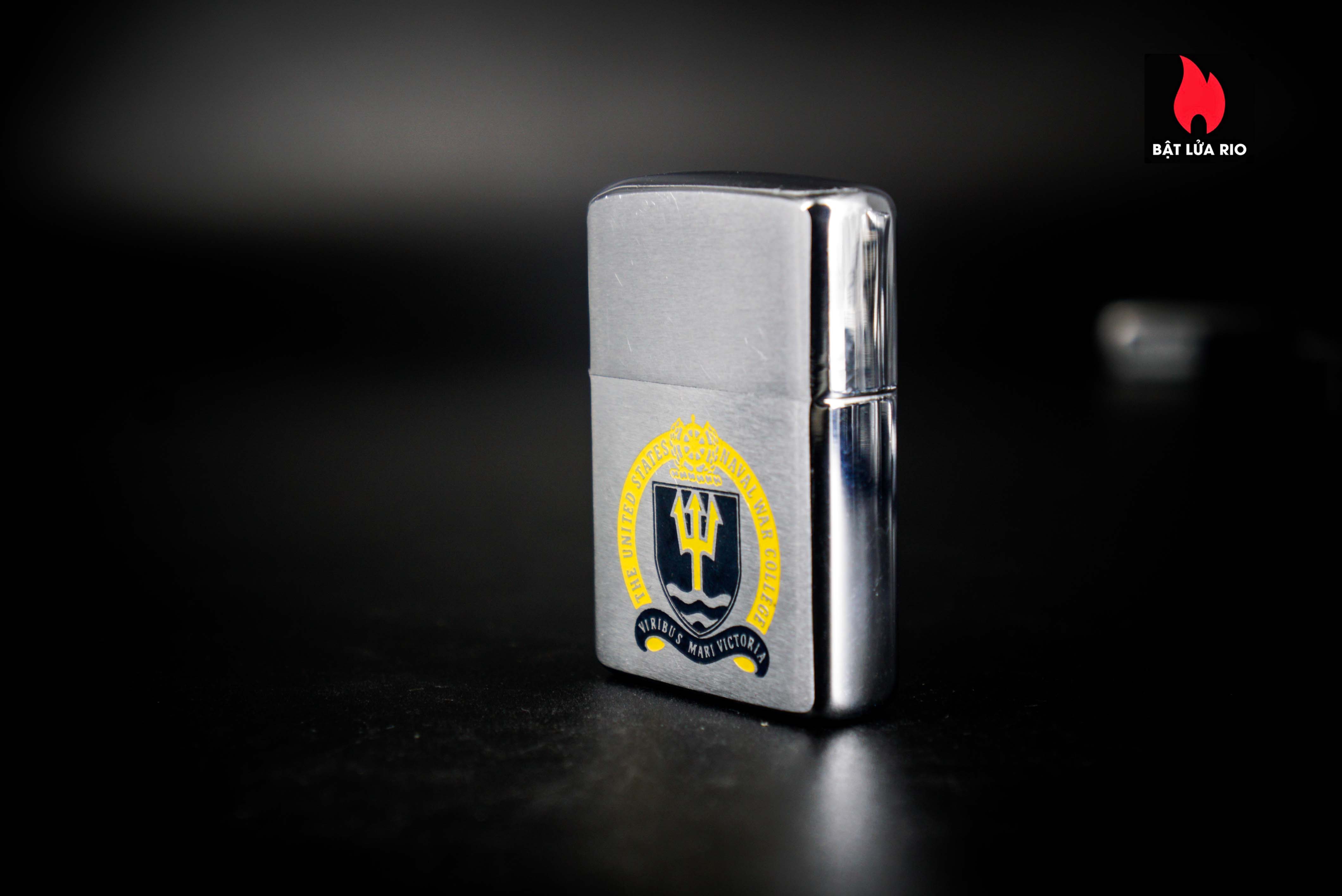 Zippo Xưa 1961 – The United States Naval War College – Viribus Mari Victoria 55 Zippo Xưa 1961 – The United States Naval War College – Viribus Mari Victoria 6