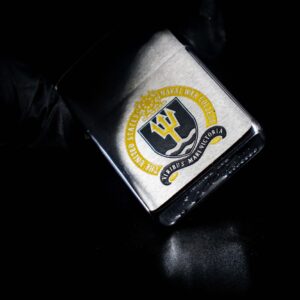Zippo Xưa 1961 – The United States Naval War College – Viribus Mari Victoria 7