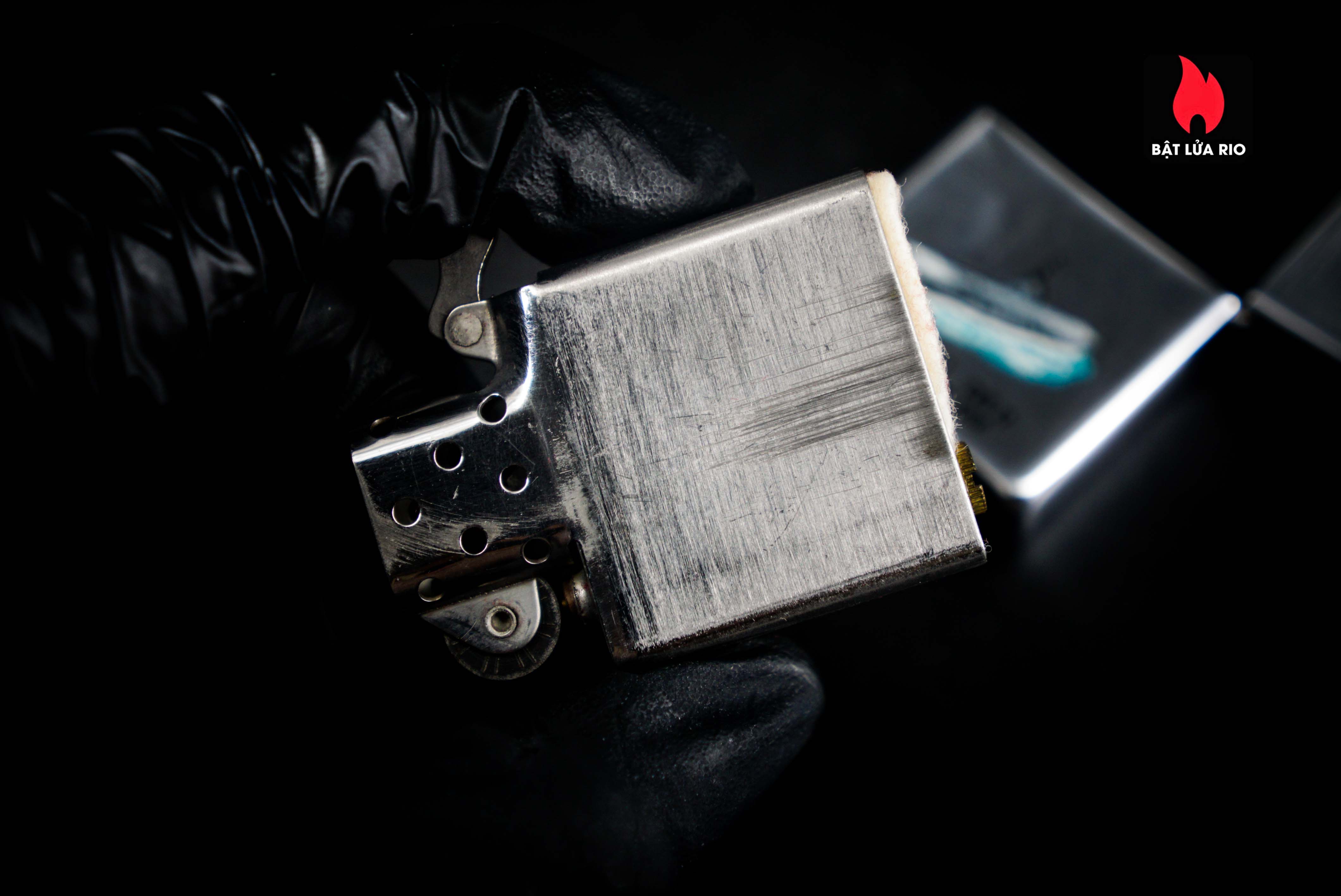 Zippo Xưa 1969 – Town & Country – Uss Hornet CVS-12 Apolo 53 Zippo Xưa 1969 – Town & Country – Uss Hornet CVS-12 Apolo 1