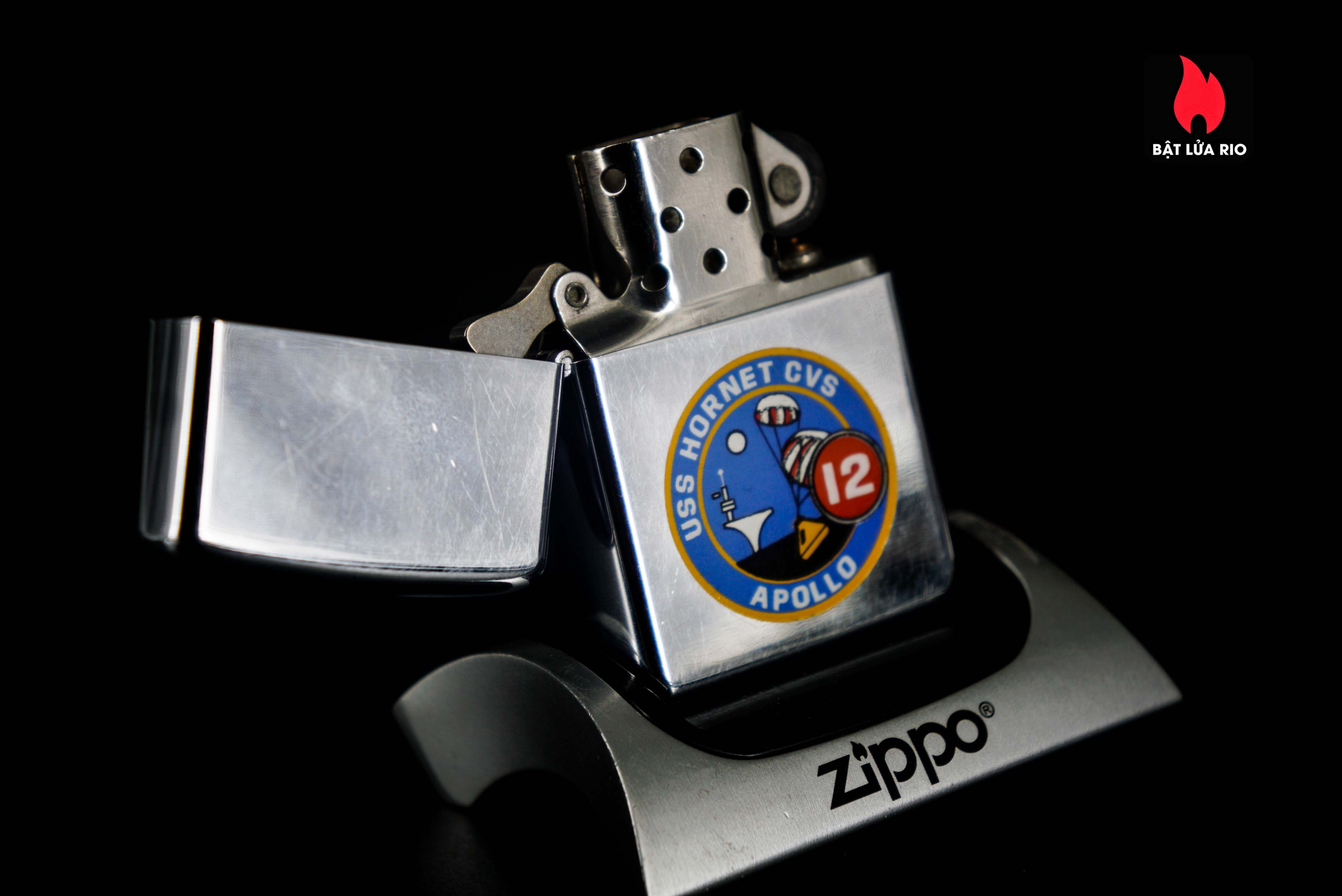 Zippo Xưa 1969 – Town & Country – Uss Hornet CVS-12 Apolo 44 Zippo Xưa 1969 – Town & Country – Uss Hornet CVS-12 Apolo 10