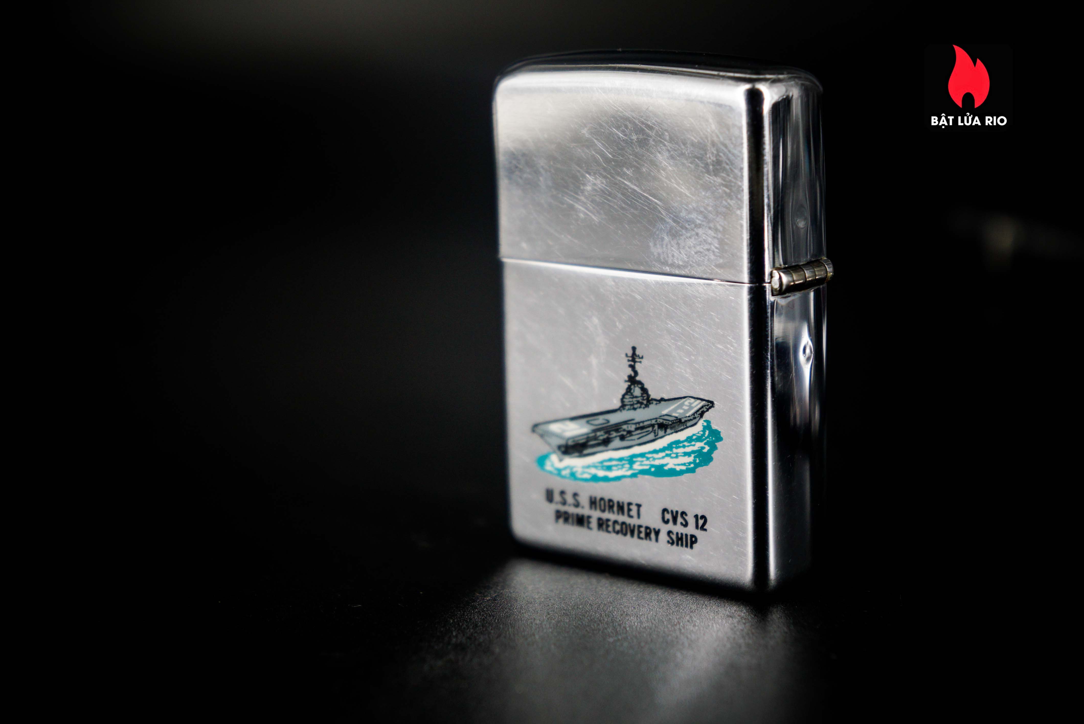 Zippo Xưa 1969 – Town & Country – Uss Hornet CVS-12 Apolo 40 Zippo Xưa 1969 – Town & Country – Uss Hornet CVS-12 Apolo 13