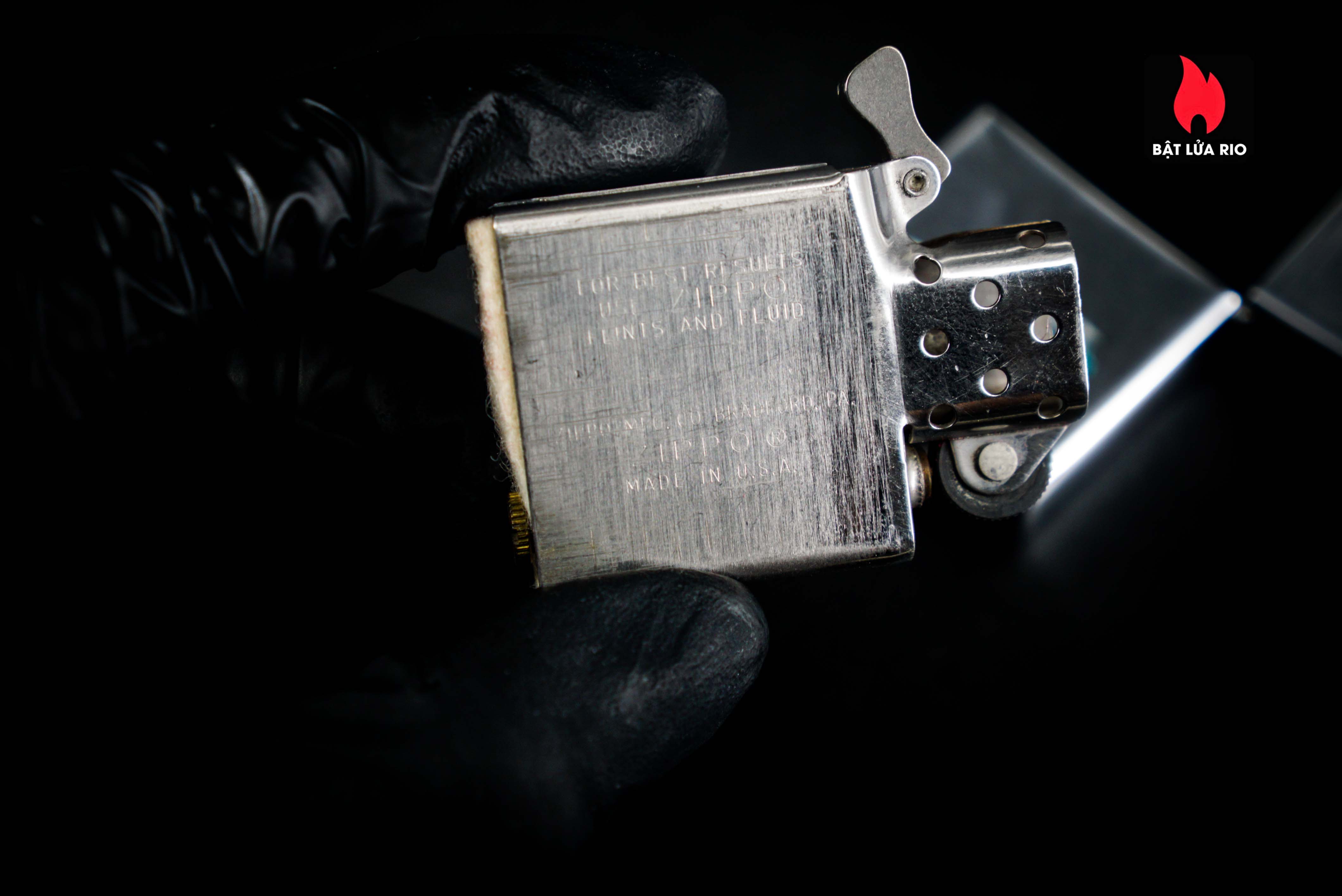Zippo Xưa 1969 – Town & Country – Uss Hornet CVS-12 Apolo 52 Zippo Xưa 1969 – Town & Country – Uss Hornet CVS-12 Apolo 2