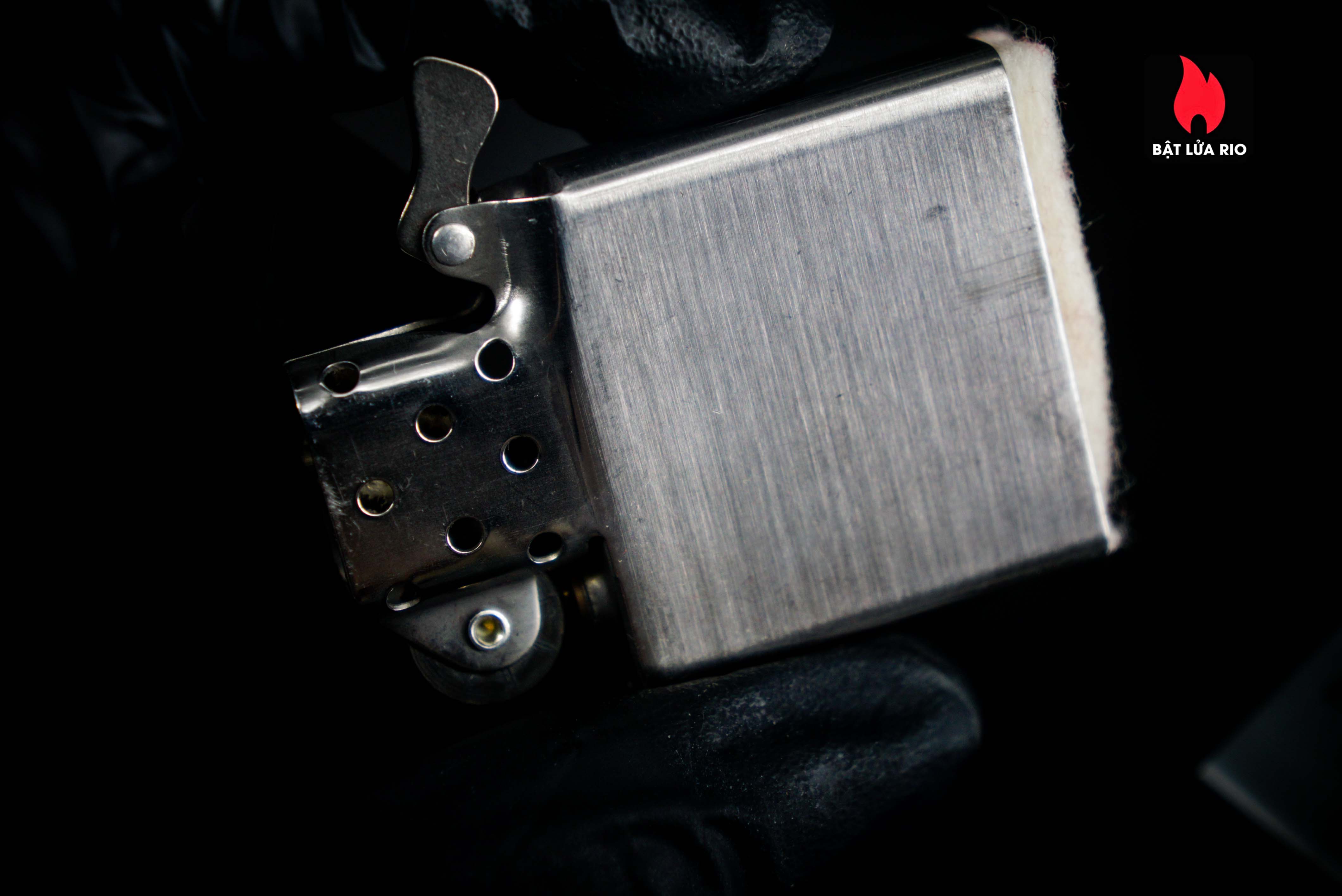 Zippo Xưa 1974 – Us Naval Ship Repair Facility – H.M.Dejarnette Captian 9
