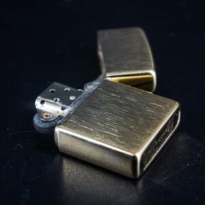 Zippo Xưa 1976 – Gold Plate Golden Elegance – Diagonal Swirl 12