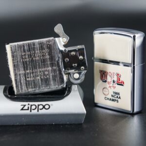 Zippo Xưa 1985 – Zippo Ultralite – U OF L NACC Champs 13