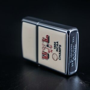 Zippo Xưa 1985 – Zippo Ultralite – U OF L NACC Champs 5