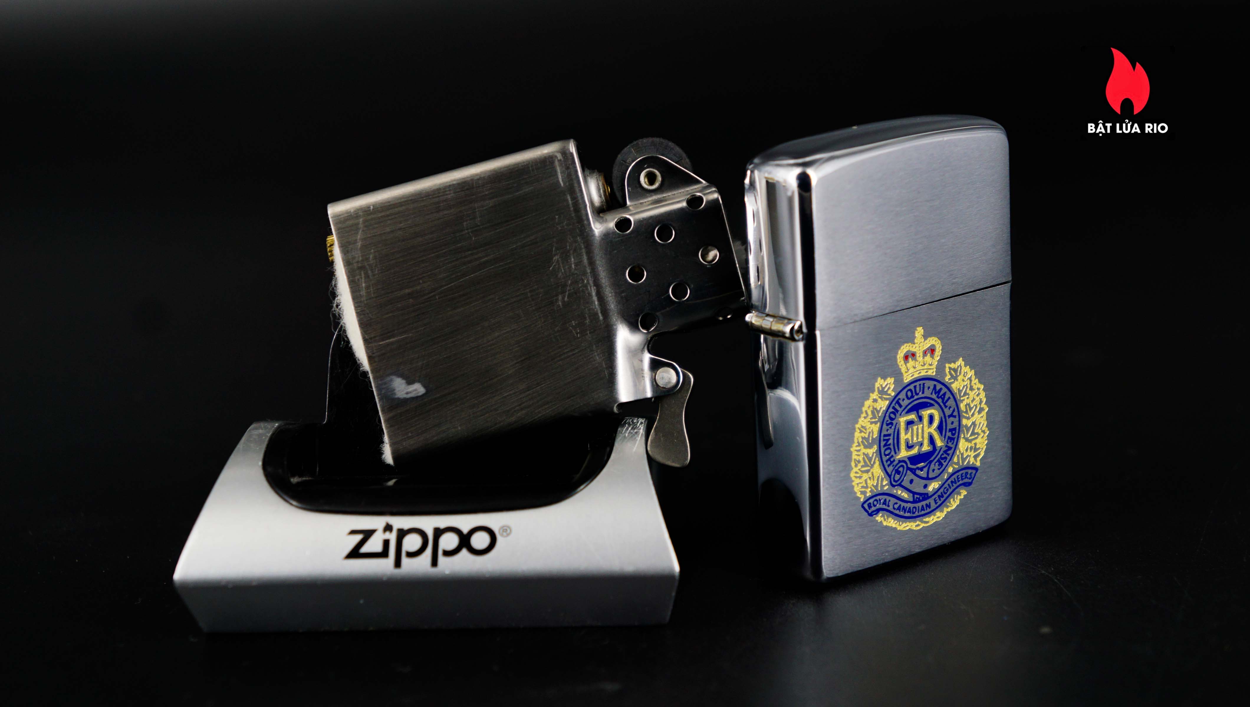 Zippo Canada 1967-1975 – Honi Soit Qui Mal Y Pense – Royal Canadian Engineers 8