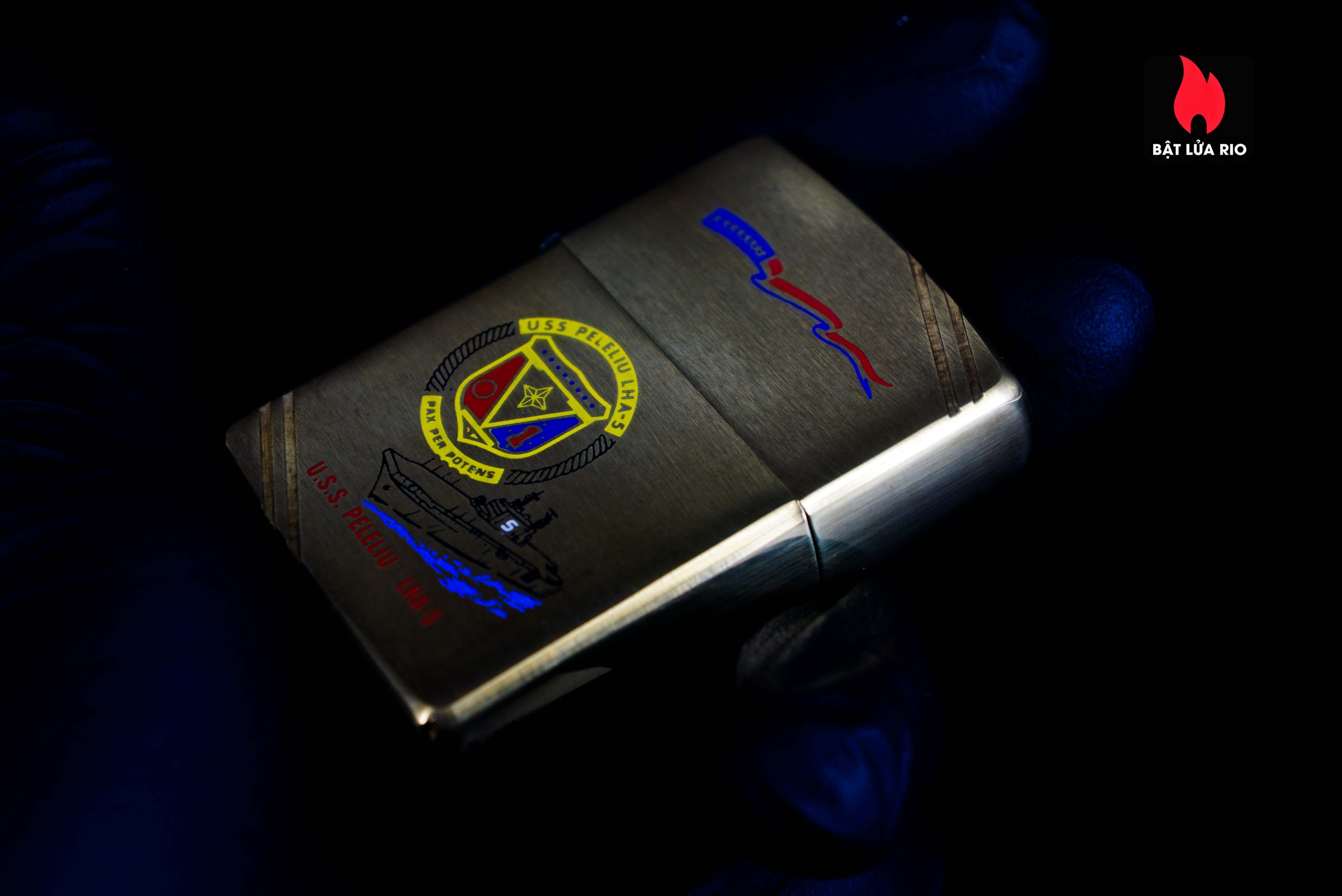 Zippo Chu Niên 1932-1982 – Đồng Nguyên Khối – USS Peleliu LHA-5 58 Zippo Chu Niên 1932-1982 – Đồng Nguyên Khối – USS Peleliu LHA-5 2