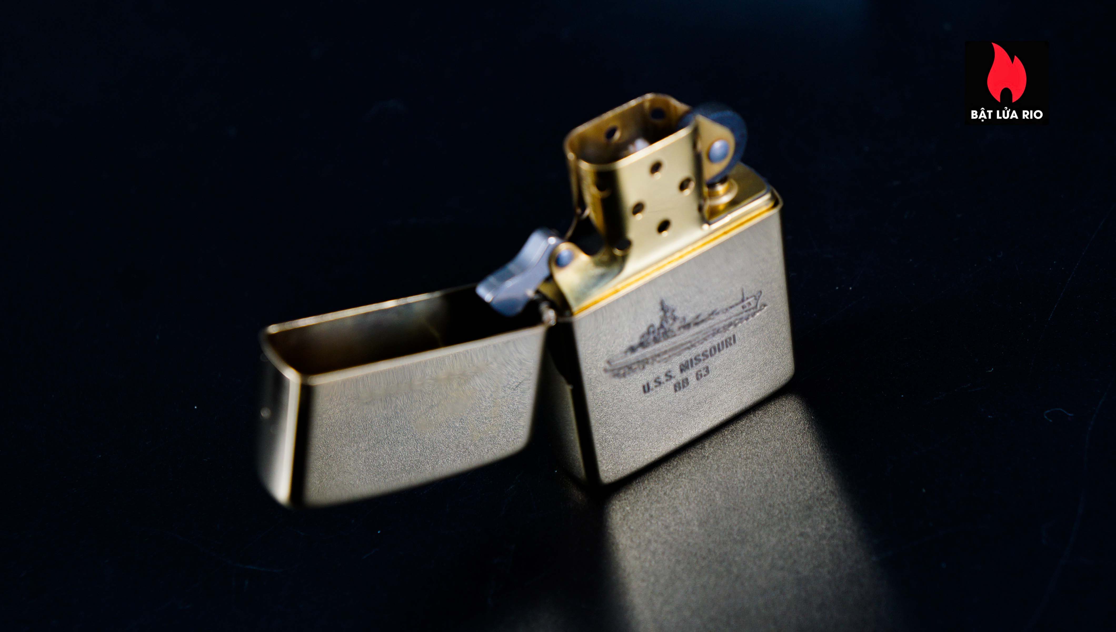 Zippo Chu Niên 1932-1986 – USS Missouri BB-63 - Big Mo 9