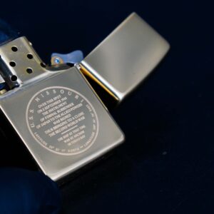 Zippo Chu Niên 1932-1990 – USS Missouri BB-63 – Big Mo 11