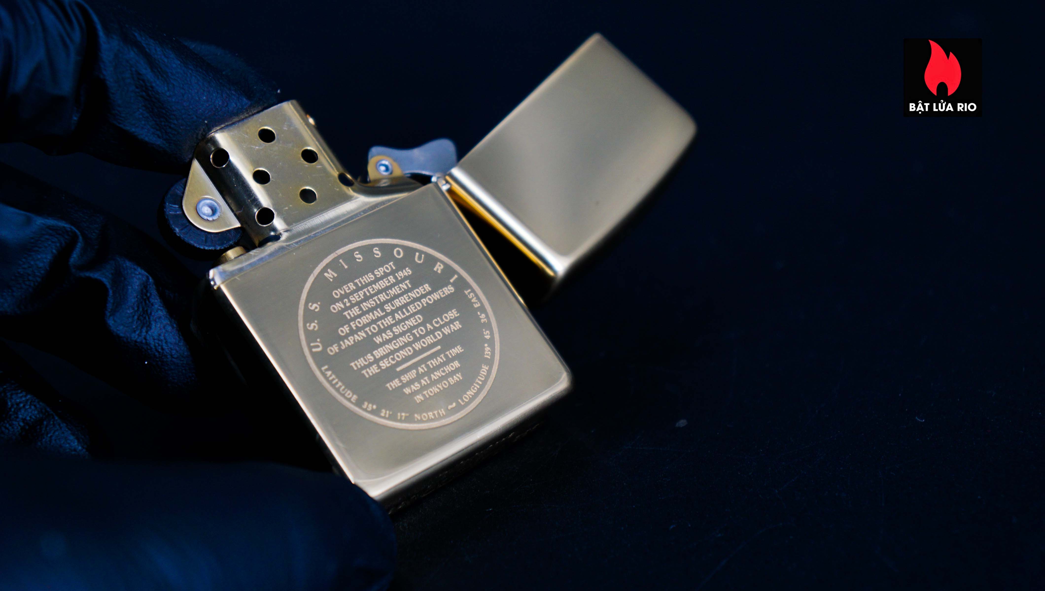 Zippo Chu Niên 1932-1990 – USS Missouri BB-63 – Big Mo 11