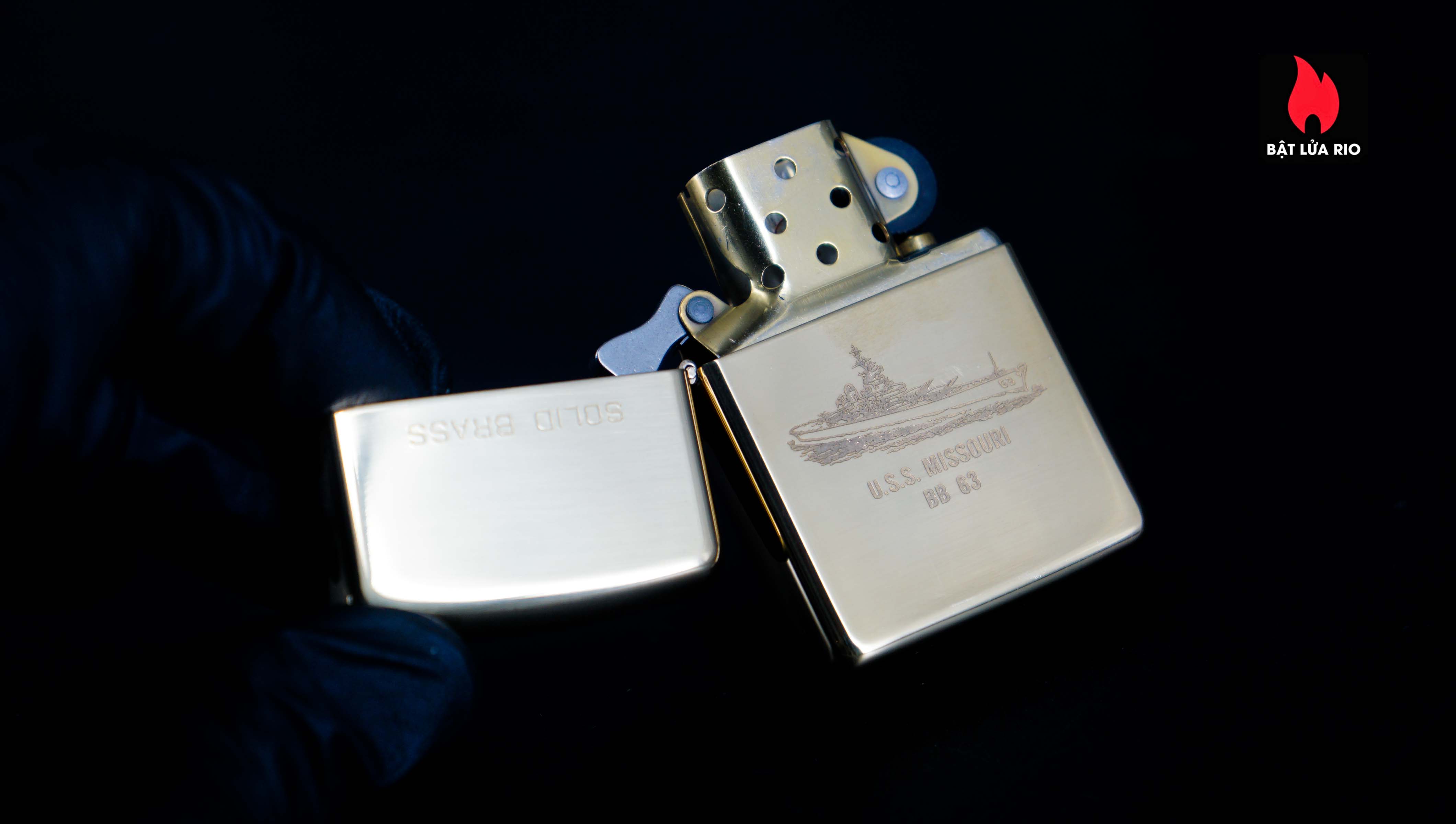 Zippo Chu Niên 1932-1990 – USS Missouri BB-63 – Big Mo 12