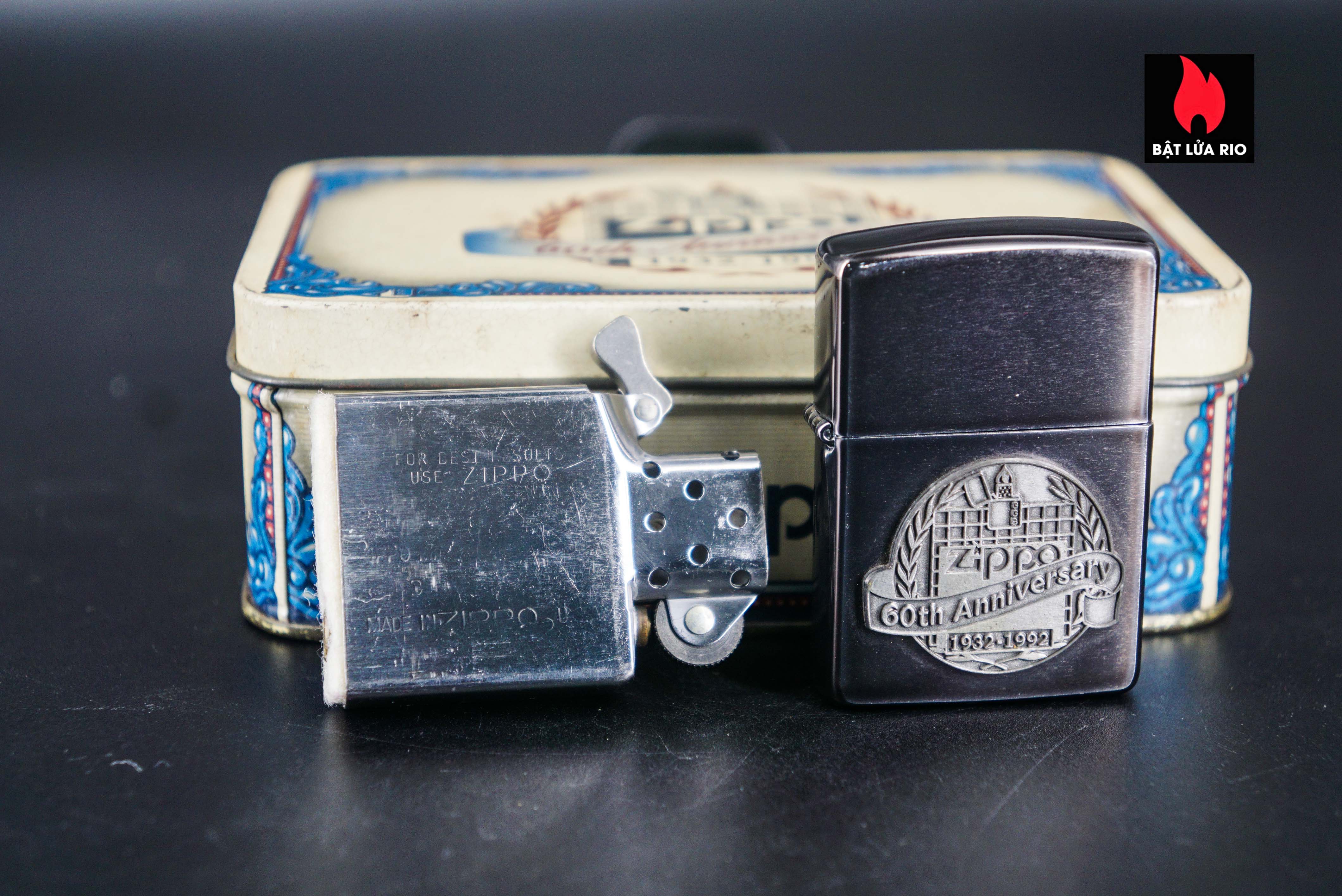 Zippo Chu niên 1932 -1992 – Midnight – 60th Anniversary Limited Edition 62 Zippo Chu niên 1932 -1992 – Midnight – 60th Anniversary Limited Edition 1