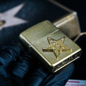 Zippo Coty 2001 – Collectible Hollywood’s Leading Light 10