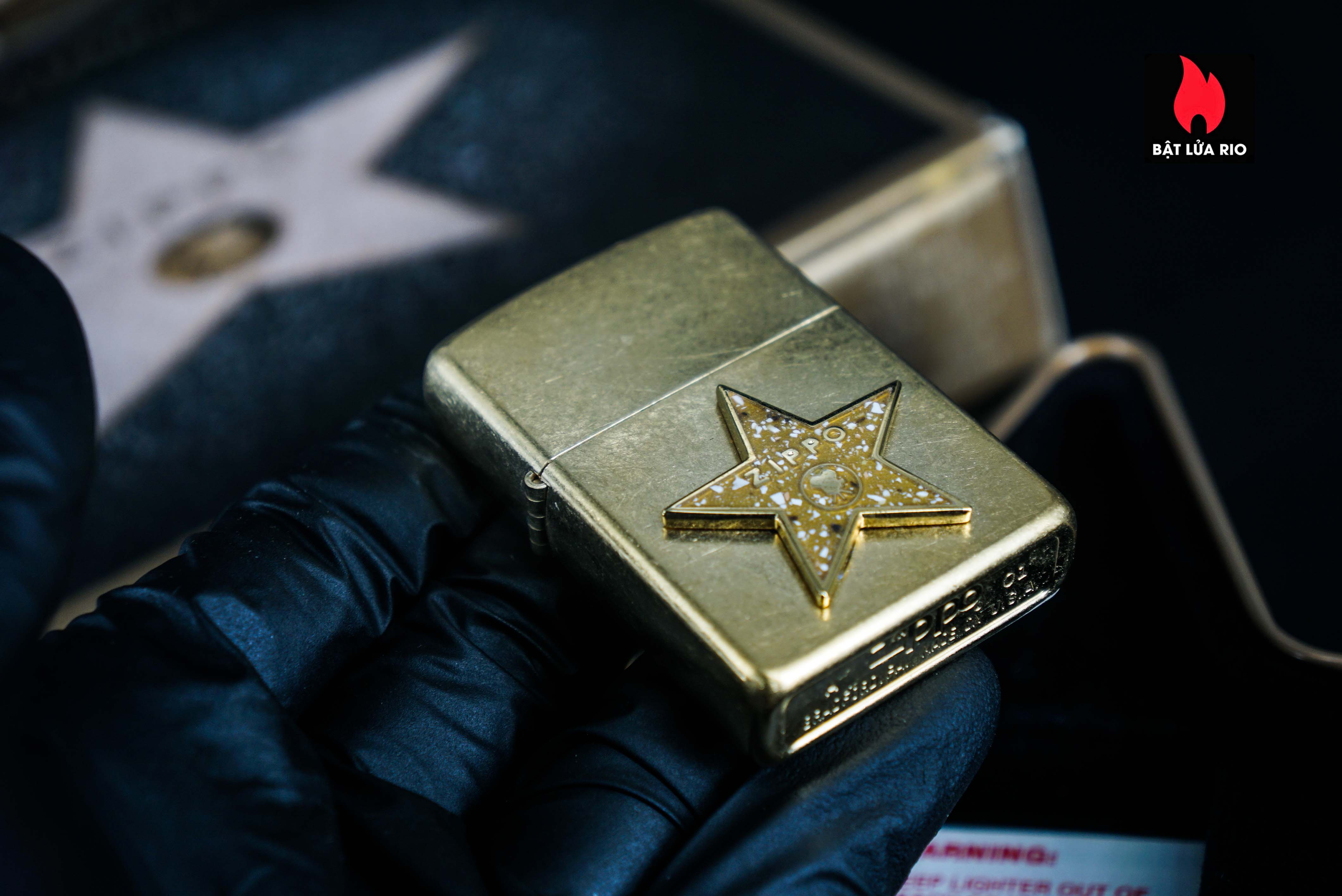 Zippo Coty 2001 – Collectible Hollywood’s Leading Light 10