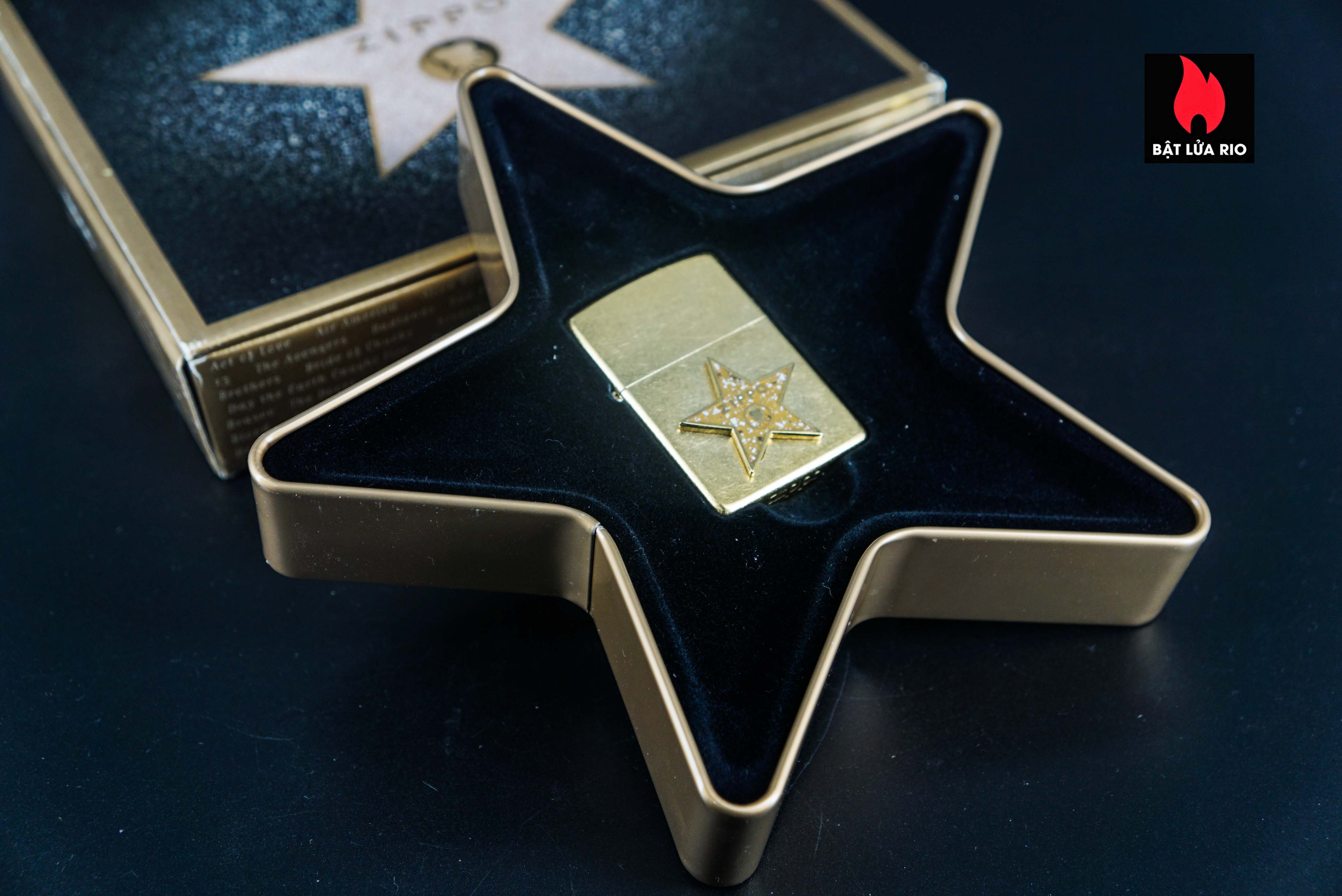 Zippo Coty 2001 – Collectible Hollywood’s Leading Light 13