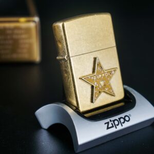 Zippo Coty 2001 – Collectible Hollywood’s Leading Light 2