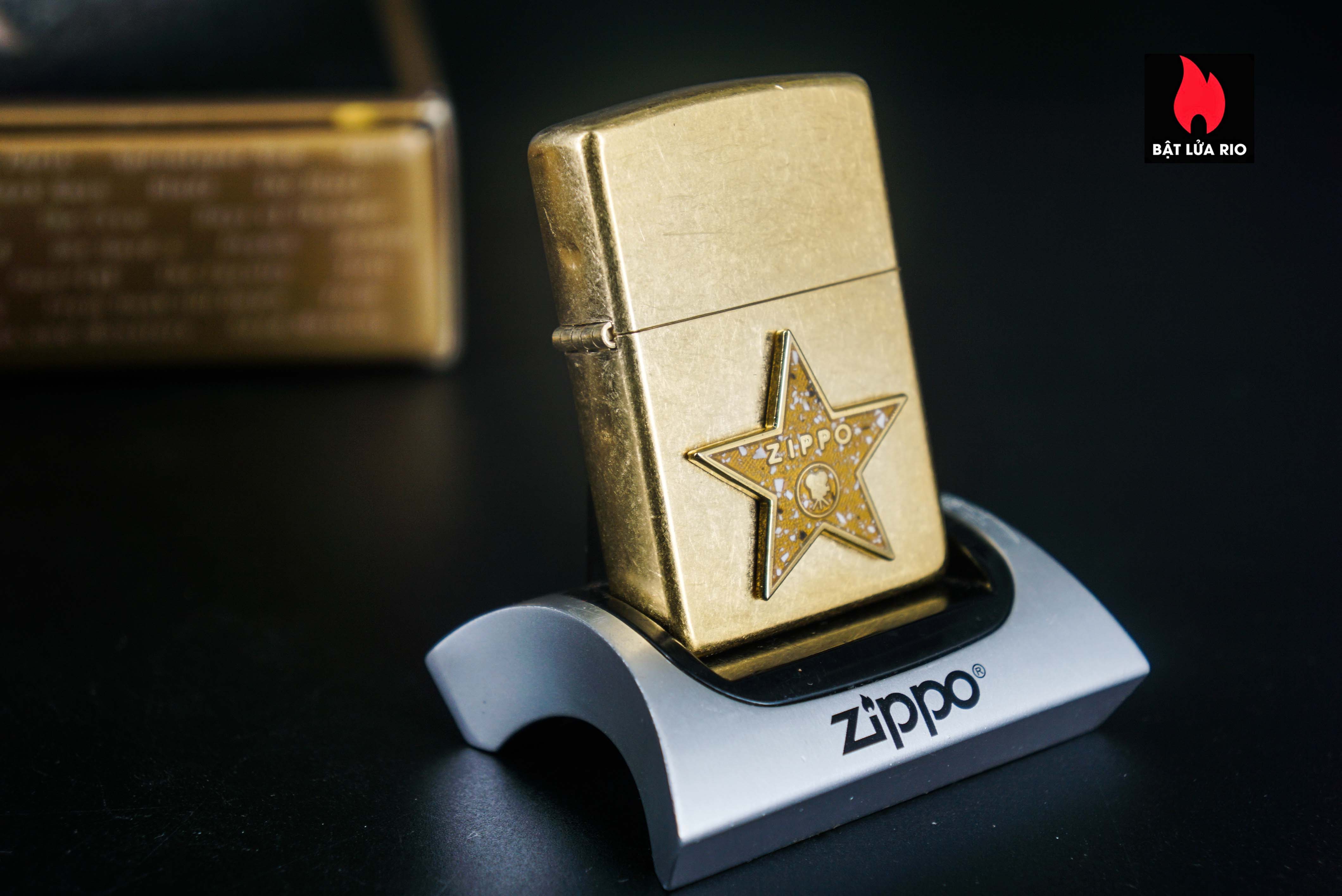 Zippo Coty 2001 – Collectible Hollywood’s Leading Light 2