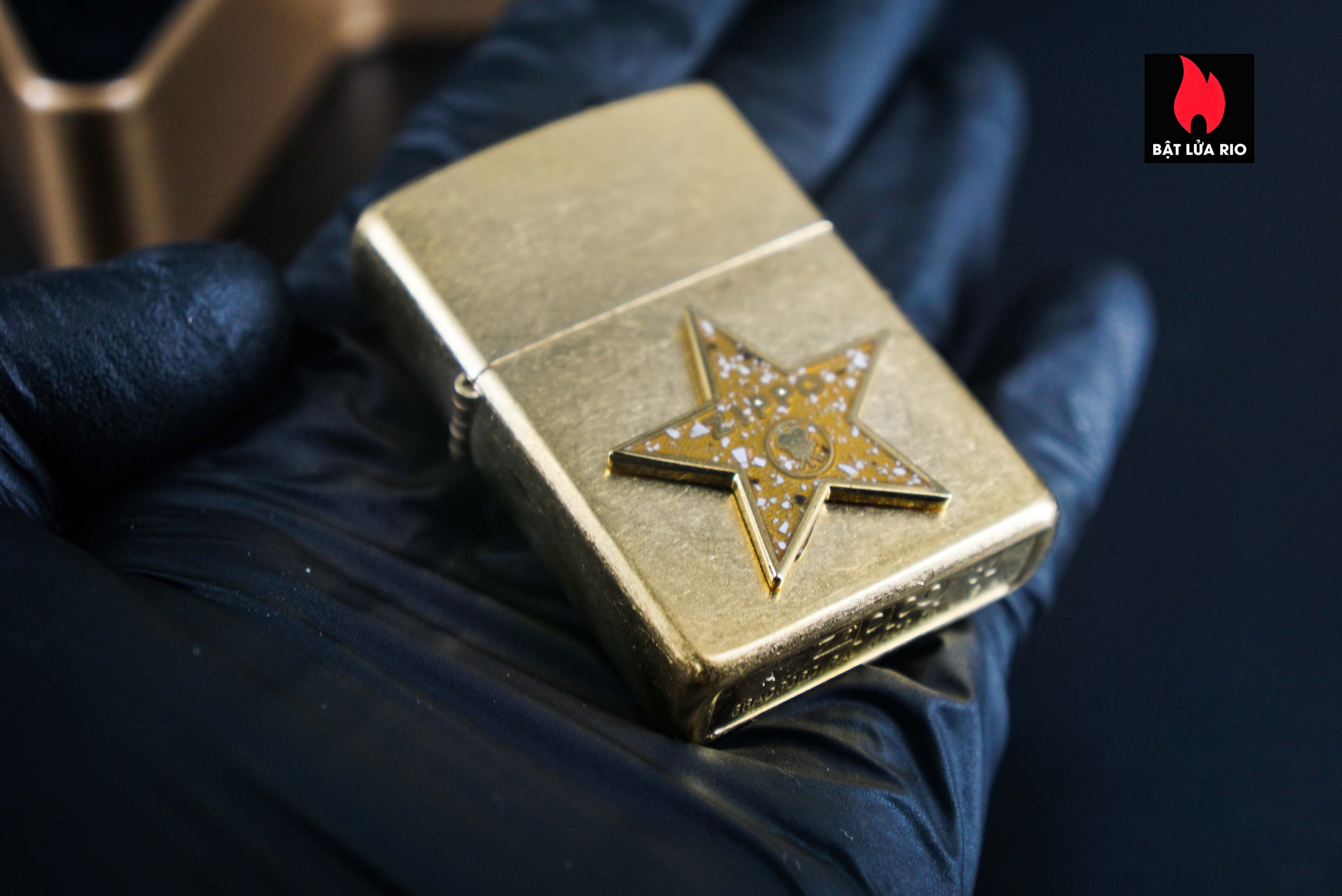 Zippo Coty 2001 – Collectible Hollywood’s Leading Light 3