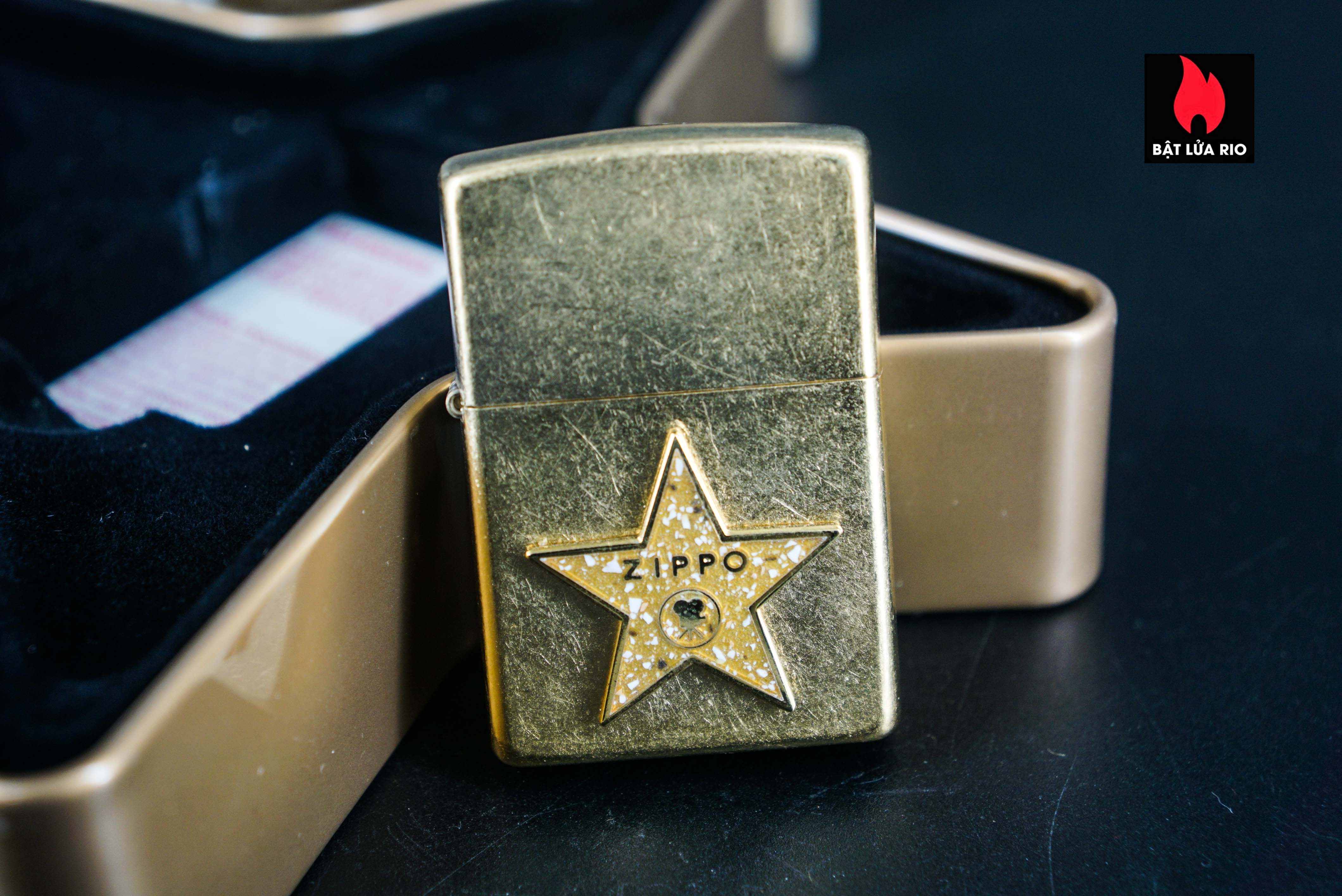 Zippo Coty 2001 – Collectible Hollywood’s Leading Light 5