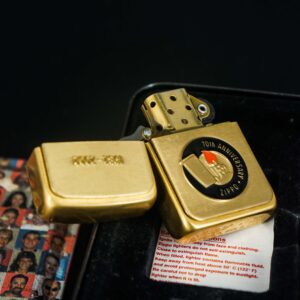 Zippo Coty 2002 – 1932-2002 – 70th Anniversary – Friends For A Lifetime 20