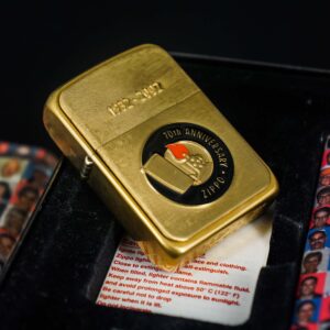 Zippo Coty 2002 – 1932-2002 – 70th Anniversary – Friends For A Lifetime 21