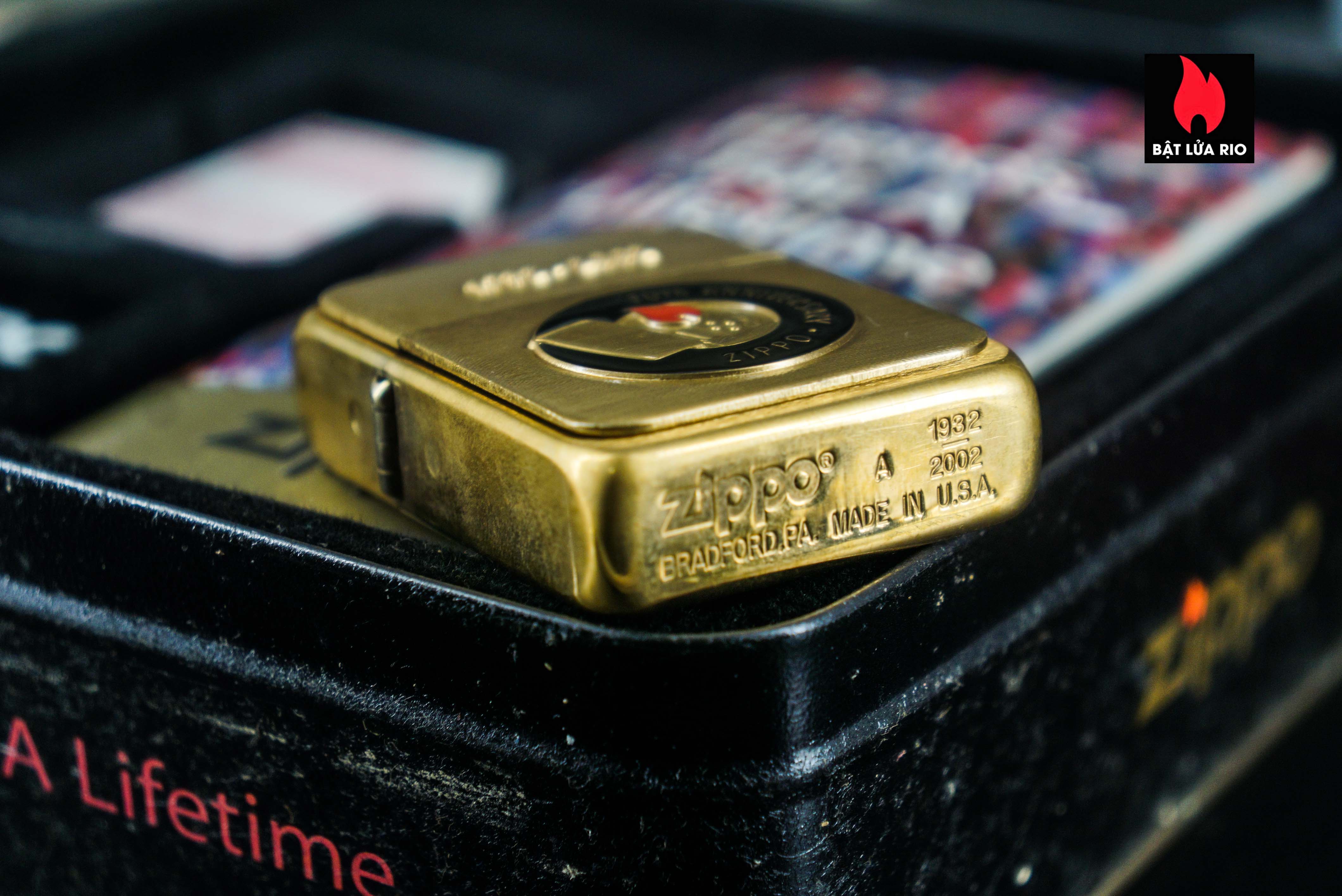 Zippo Coty 2002 – 1932-2002 – 70th Anniversary – Friends For A Lifetime 4