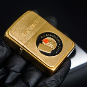 Zippo Coty 2002 – 1932-2002 – 70th Anniversary – Friends For A Lifetime 8